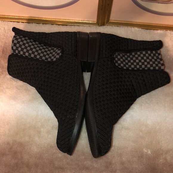 Zee Alexis 9 Dawn Black Gray Pleated Checkered Inset Design Ankle Booties - Picture 8 of 13